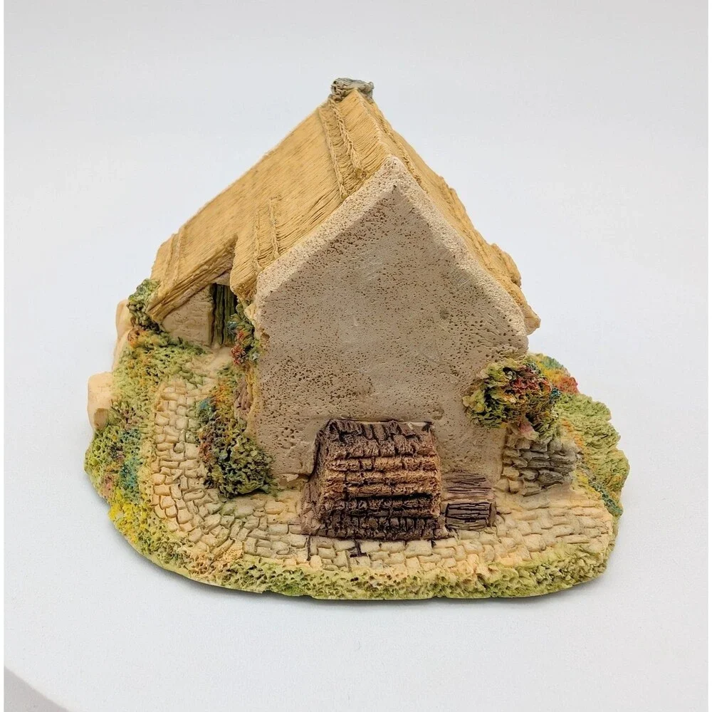 Irish Heritage Collection Paddy Flynn's Farmhouse Miniature Cottage Figure 1987